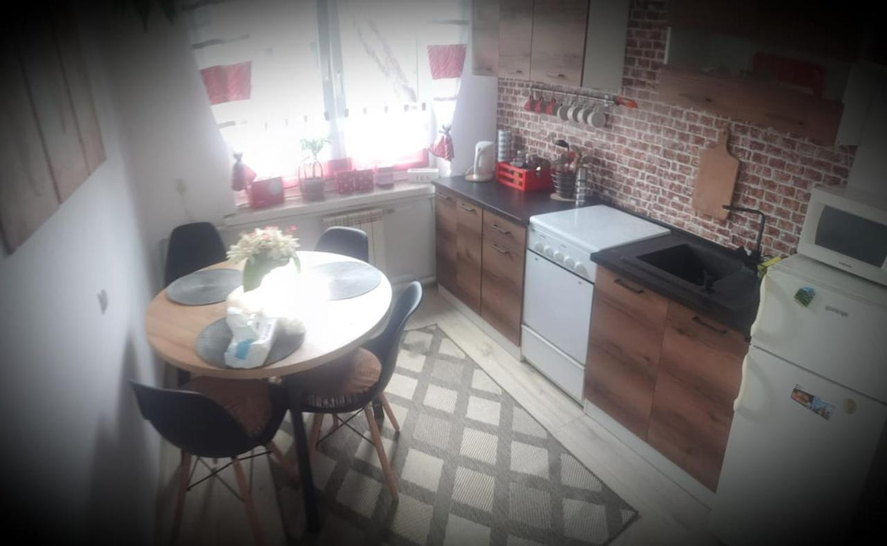 Apartament Wrzos Bieszczady Czarna  Esterno foto